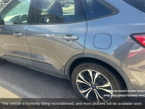 Used 2021 Ford Escape SE w/ SE Sport Appearance Package FWD image 21