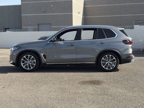 Used 2026 BMW X5 xDrive50e AWD/4WD image 9