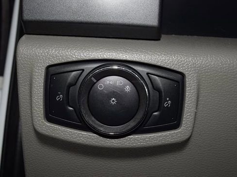 Used 2022 Ford F550 4x4 Crew Cab Super Duty w/ XLT Value Package image 25