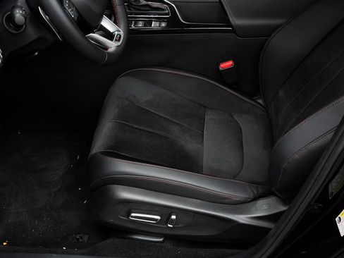 Certified 2025 Acura ADX A-Spec image 38