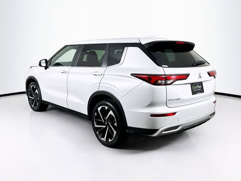 Used 2024 Mitsubishi Outlander SE image 5