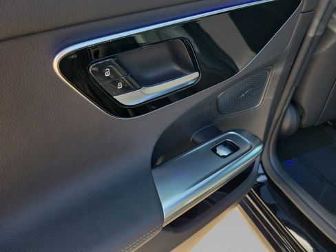 Certified 2022 Mercedes-Benz C 300 4MATIC Sedan image 8
