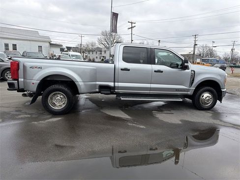 Used 2023 Ford F350 XLT image 2