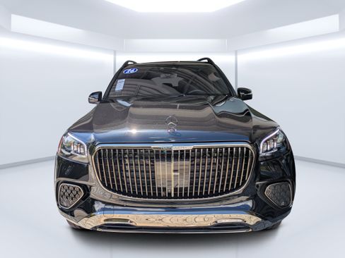 Used 2026 Mercedes-Benz Maybach GLS 600 4MATIC image 7
