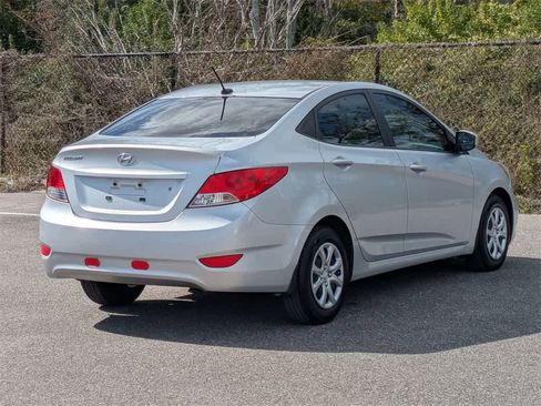 Used 2013 Hyundai Accent GLS image 5
