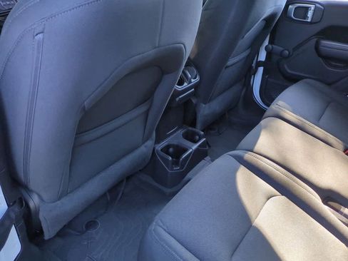 Used 2022 Jeep Gladiator Sport image 19