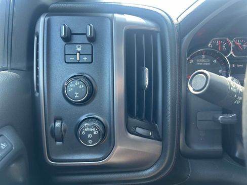 Used 2016 GMC Sierra 1500 SLT w/ All-Terrain Package AWD/4WD image 17