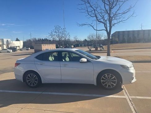 Used 2020 Acura TLX image 3