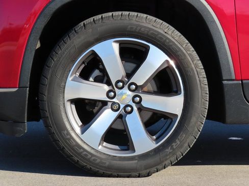 Certified 2019 Chevrolet Traverse LT w/ LT Premium Package AWD/4WD image 15