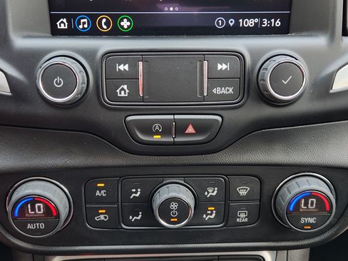 Used 2022 GMC Terrain SLT w/ Tech Package FWD image 21