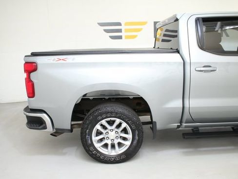 Used 2023 Chevrolet Silverado 1500 LT AWD/4WD image 11