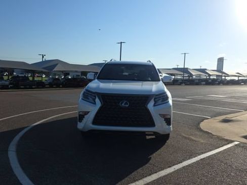Used 2023 Lexus GX 460 w/ Black Line Special Edition AWD/4WD image 3