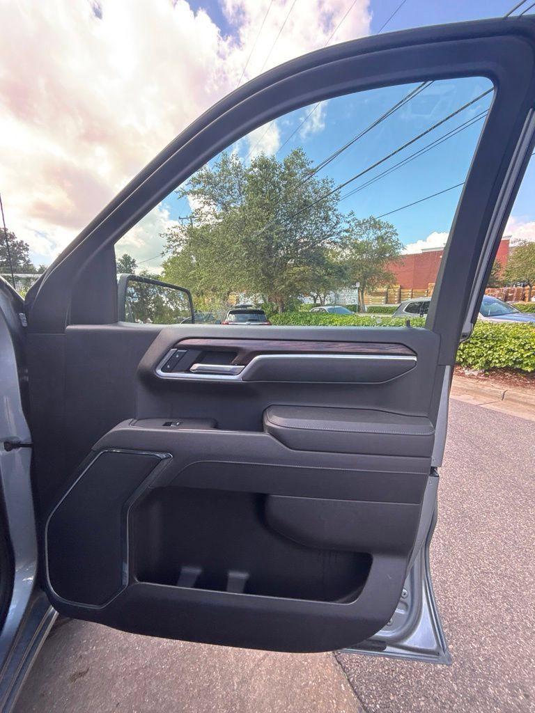 Used 2025 GMC Sierra 1500 SLT RWD image 22