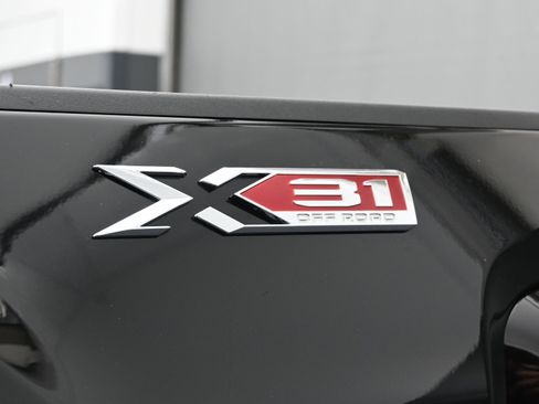 Used 2025 GMC Sierra 2500 SLT w/ Texas SLT Premium Package image 11