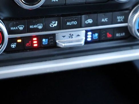 Certified 2024 Ford Expedition Max XLT image 7