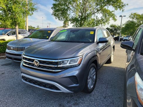 Used 2021 Volkswagen Atlas Cross Sport SE w/ Panoramic Sunroof Package image 1