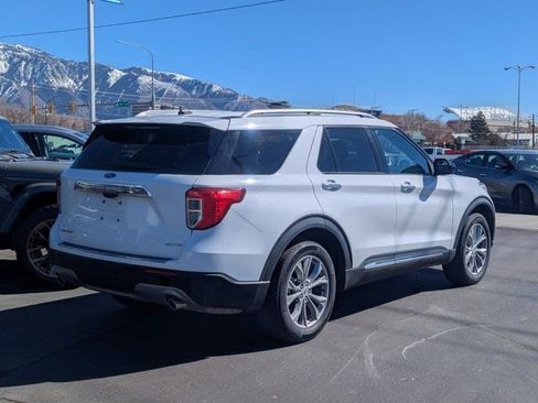 Used 2023 Ford Explorer Limited image 3