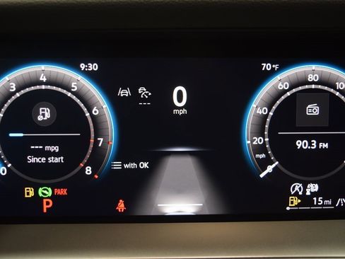 New 2025 Volkswagen Tiguan SE image 9