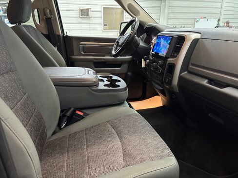 Used 2018 RAM 1500 SLT AWD/4WD image 25