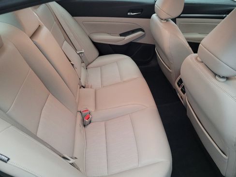 Used 2019 Nissan Altima 2.5 Platinum image 19