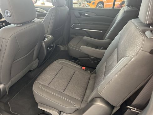 New 2026 Chevrolet Traverse LT image 12