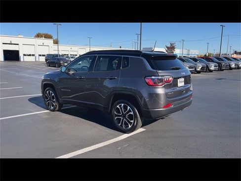 Used 2022 Jeep Compass Limited image 6