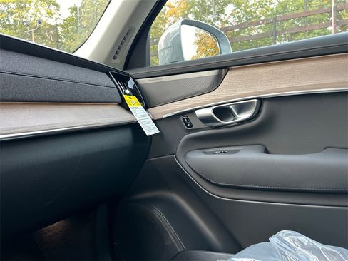 New 2026 Volvo XC90 B6 Plus w/ Protection Package Premier image 20