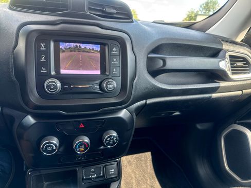 Used 2020 Jeep Renegade Sport w/ UConnect 7.0 Group image 16