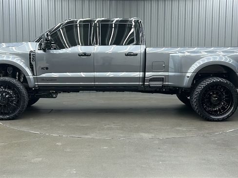 Used 2026 Ford F450 Platinum w/ Platinum Plus Package image 2