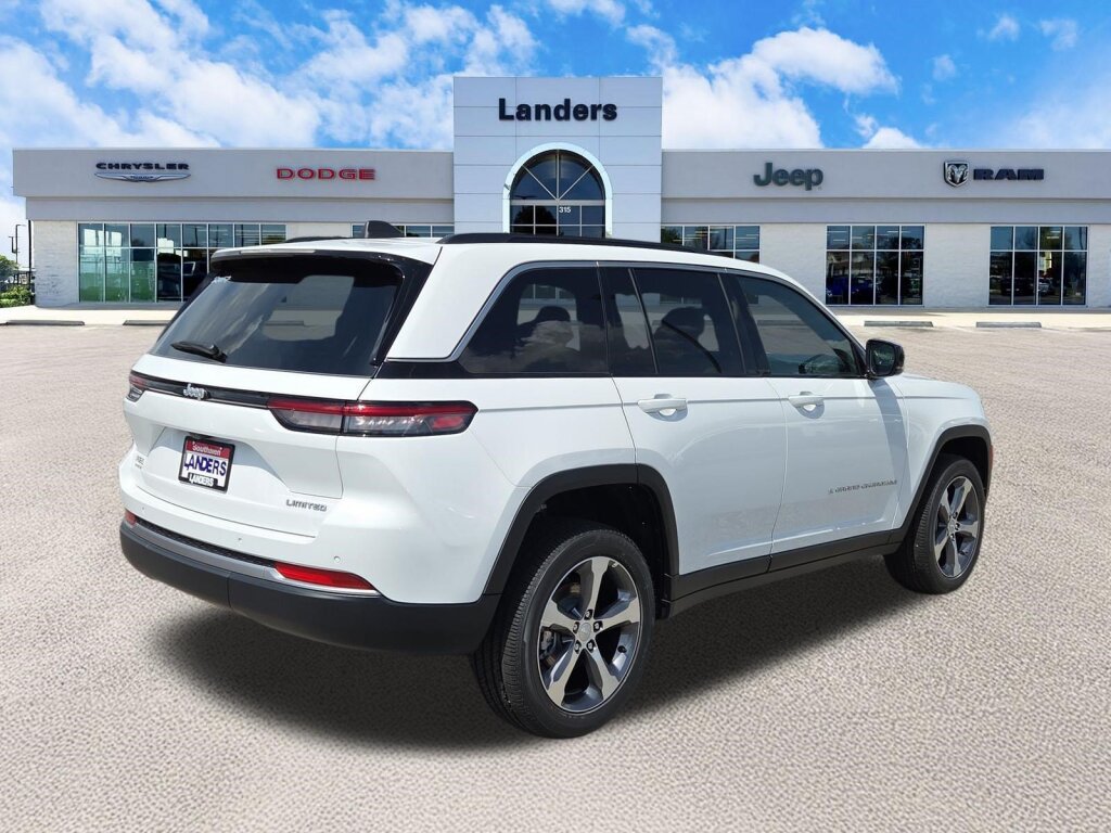New 2026 Jeep Grand Cherokee Limited RWD image 3