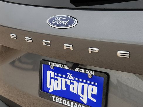Used 2025 Ford Escape ST-Line FWD image 8