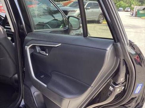 Used 2019 Toyota RAV4 XLE FWD image 19