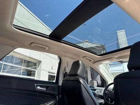 Used 2022 Ford Edge Titanium AWD/4WD image 43