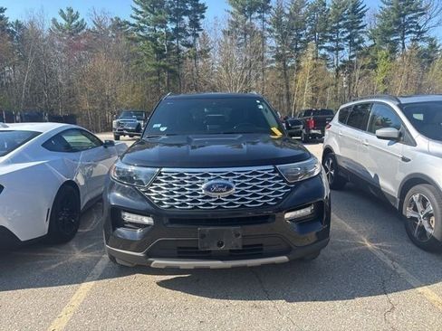 Used 2023 Ford Explorer Platinum w/ Technology Package AWD/4WD image 2