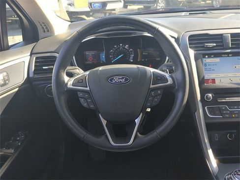 Used 2018 Ford Fusion SE w/ Fusion SE Technology Package image 17