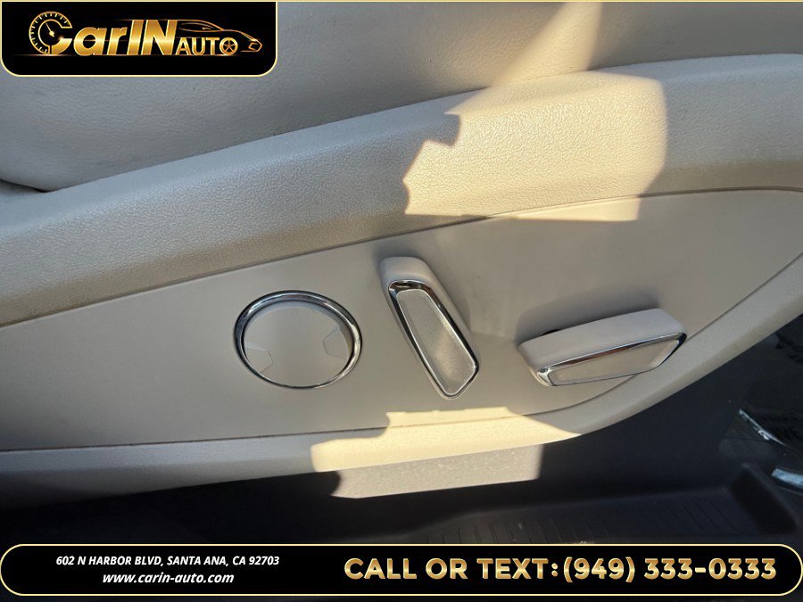 Used 2016 Lincoln MKX Reserve w/ Technology Package FWD image 25