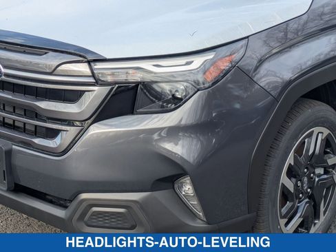 Certified 2025 Subaru Forester Premium AWD/4WD image 10