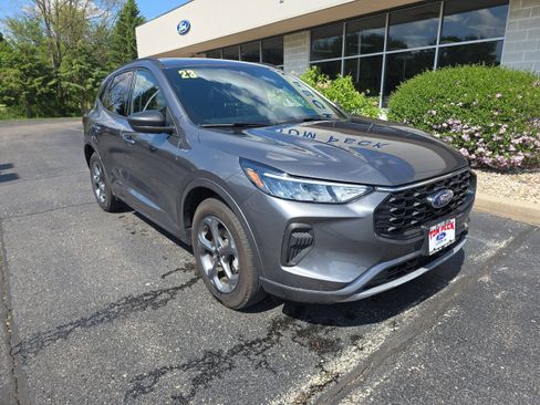 Used 2023 Ford Escape ST-Line w/ Tech Pack #1 AWD/4WD image 1