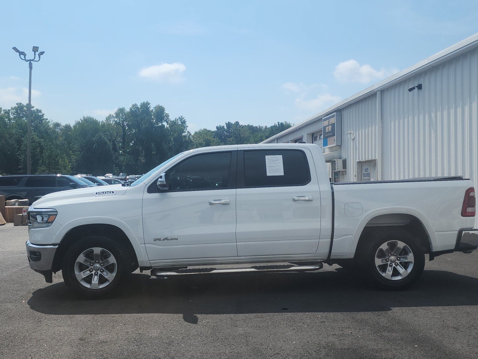Used 2022 RAM 1500 Laramie AWD/4WD image 2