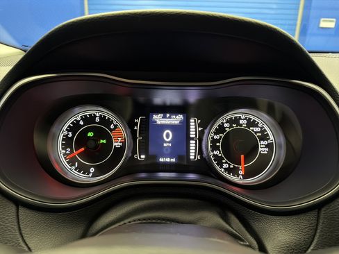 Used 2019 Jeep Cherokee Latitude w/ Popular Appearance Group image 17