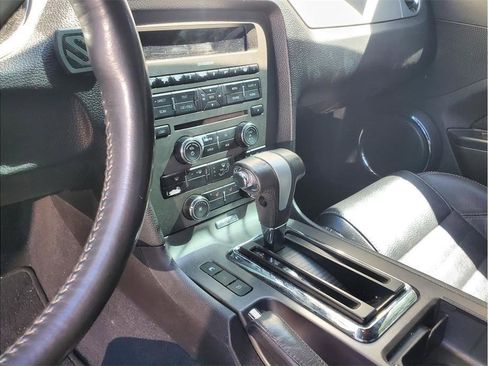 Used 2010 Ford Mustang GT Premium RWD image 19