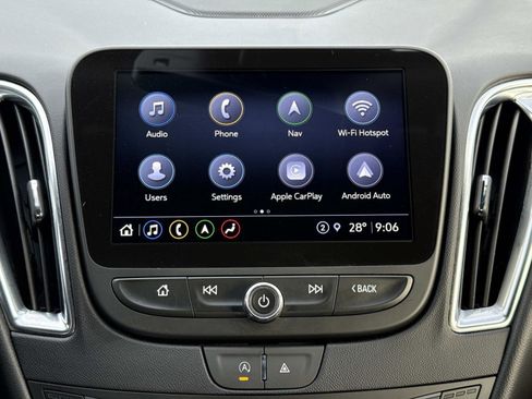 Used 2023 Chevrolet Malibu LT image 3