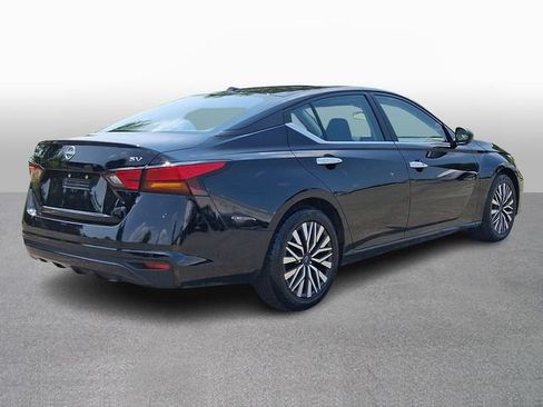 Used 2024 Nissan Altima 2.5 SV FWD image 4