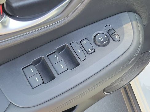Certified 2027 Honda HR-V LX image 21