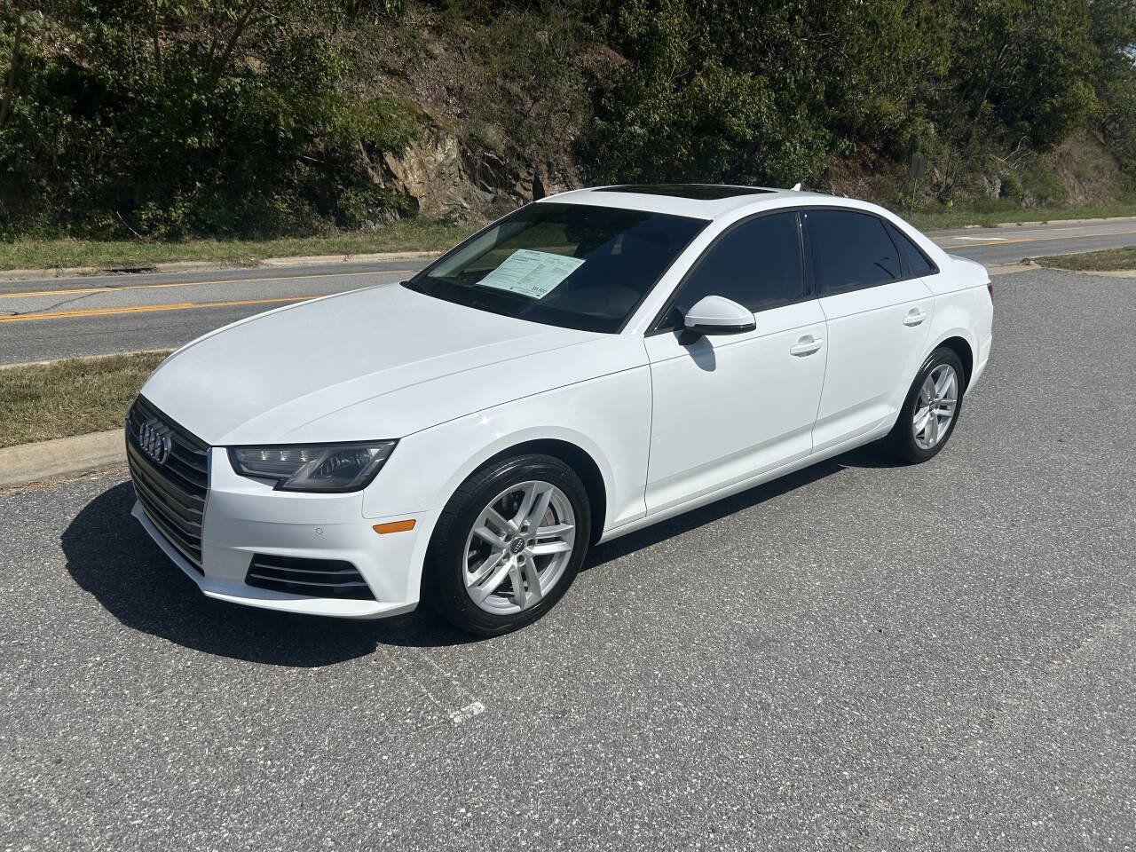 Used 2017 Audi A4 2.0T Premium FWD image 2