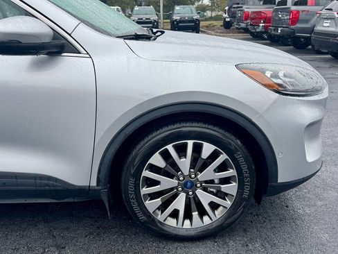 Certified 2020 Ford Escape Titanium w/ Titanium Premium Package 2.0 image 3