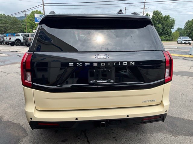 Used 2025 Ford Expedition Active AWD/4WD image 18