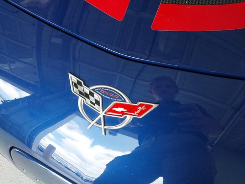Used 2004 Chevrolet Corvette Z06 w/ Z06 Preferred Equipment Group RWD image 31