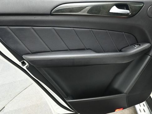 Used 2016 Mercedes-Benz GL 450 4MATIC w/ Premium I Package image 17