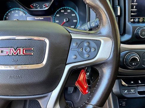 Used 2022 GMC Canyon Denali image 11